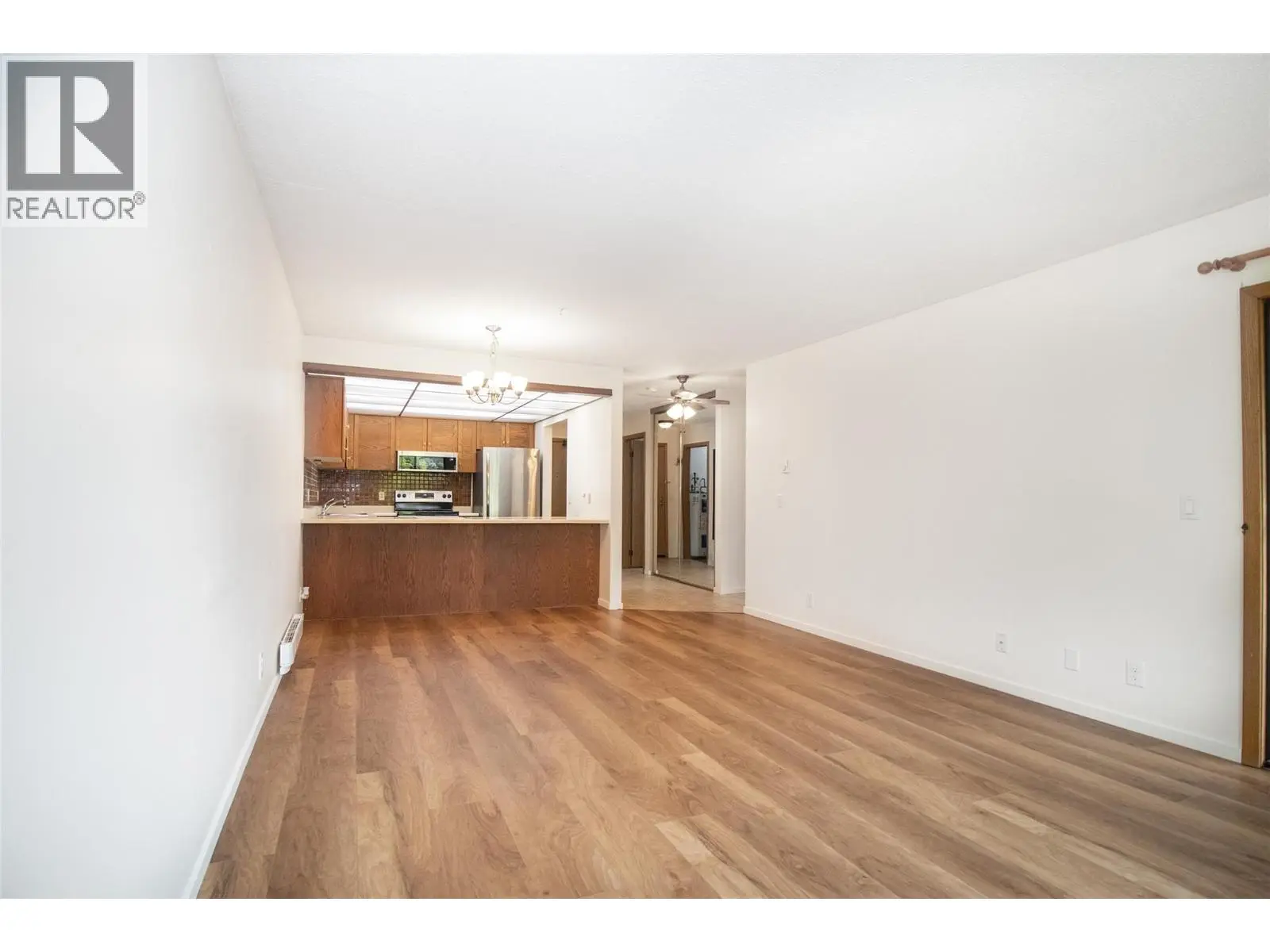 1075 Bernard Avenue Unit# 303. Kelowna, British Columbia