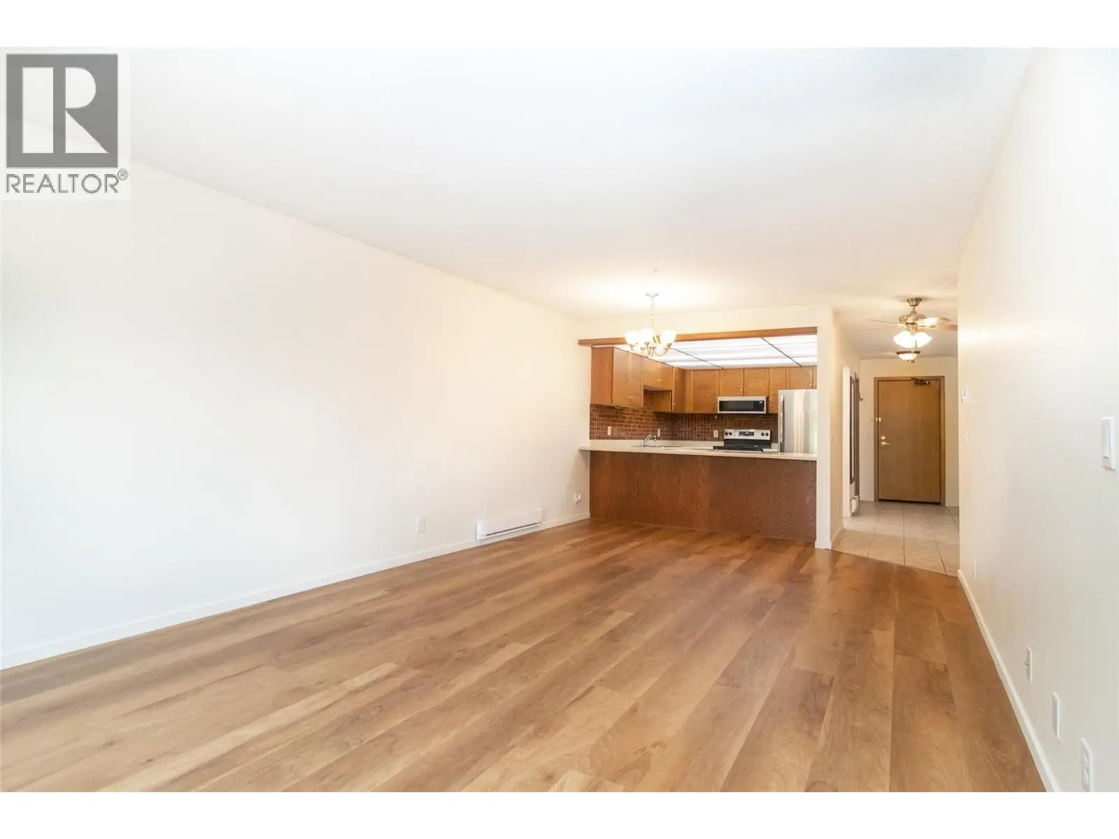 1075 Bernard Avenue Unit# 303. Kelowna, British Columbia