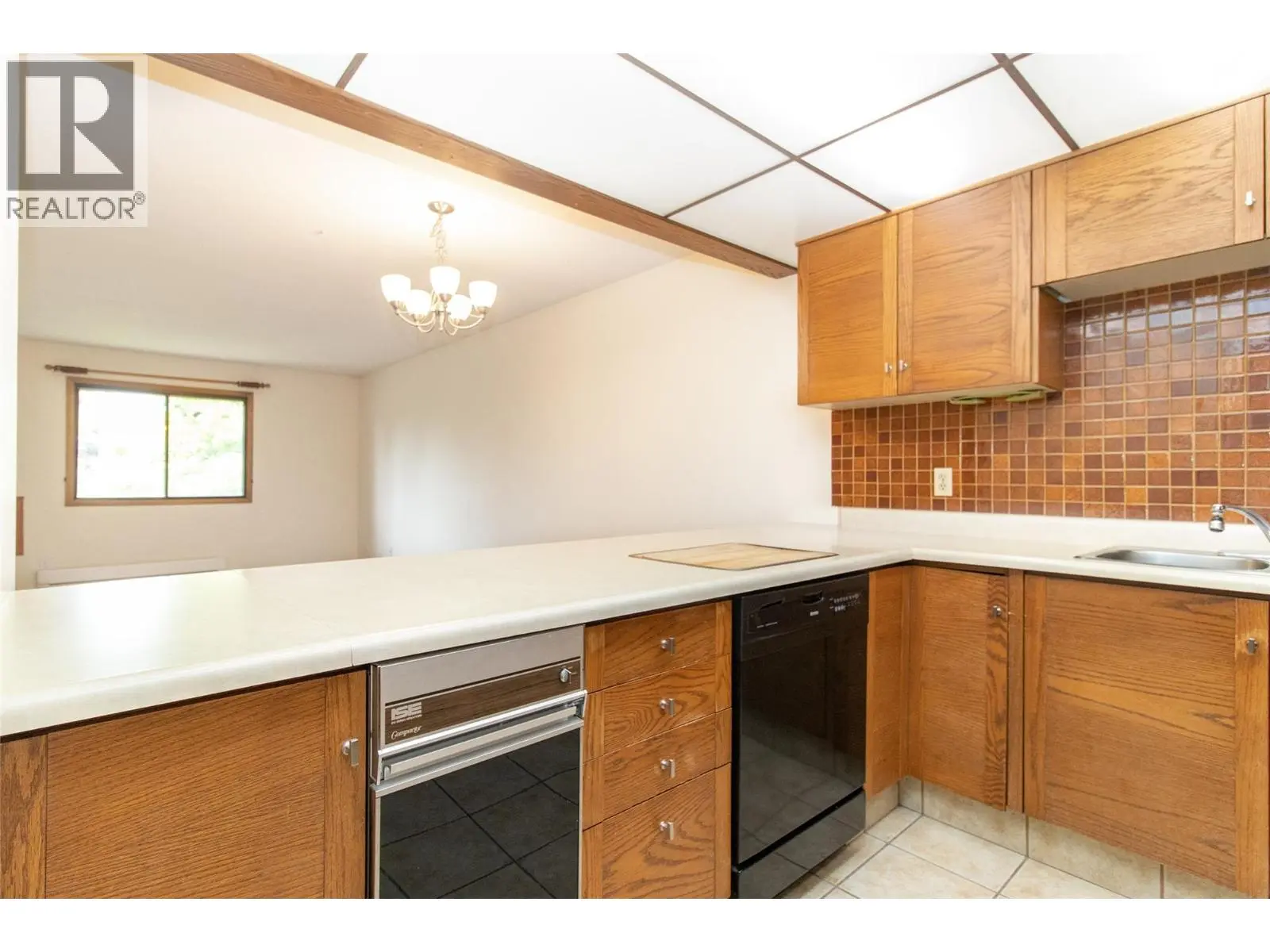 1075 Bernard Avenue Unit# 303. Kelowna, British Columbia