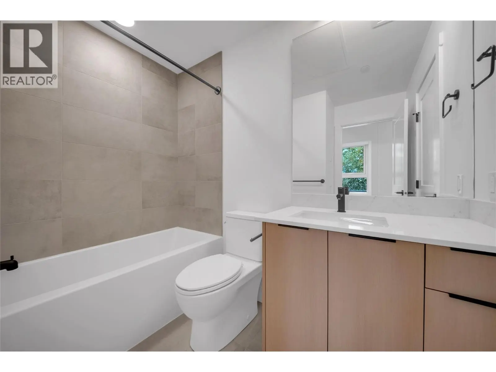 620 Coronation Avenue Unit# 312. Kelowna, British Columbia