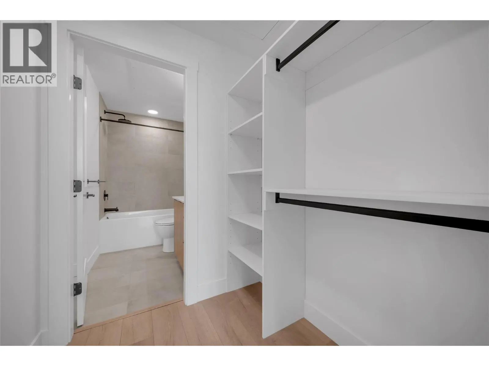 620 Coronation Avenue Unit# 312. Kelowna, British Columbia