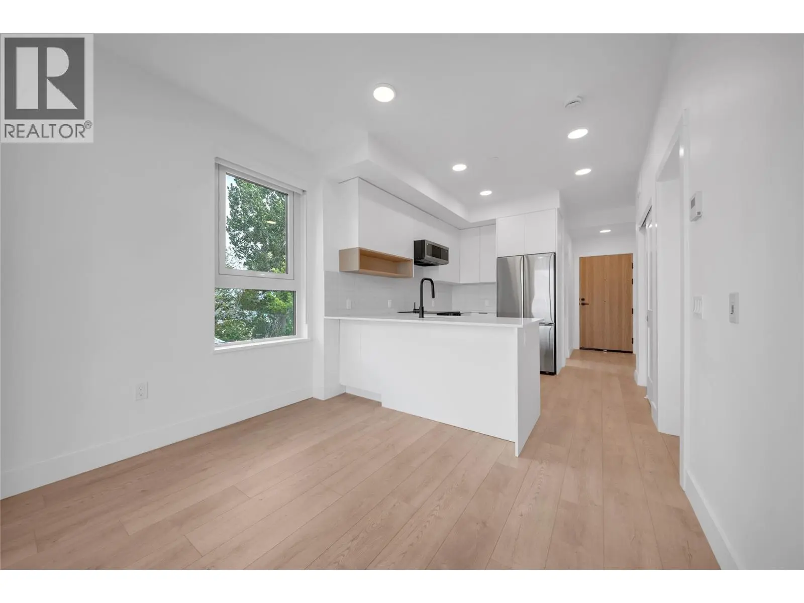 620 Coronation Avenue Unit# 312. Kelowna, British Columbia