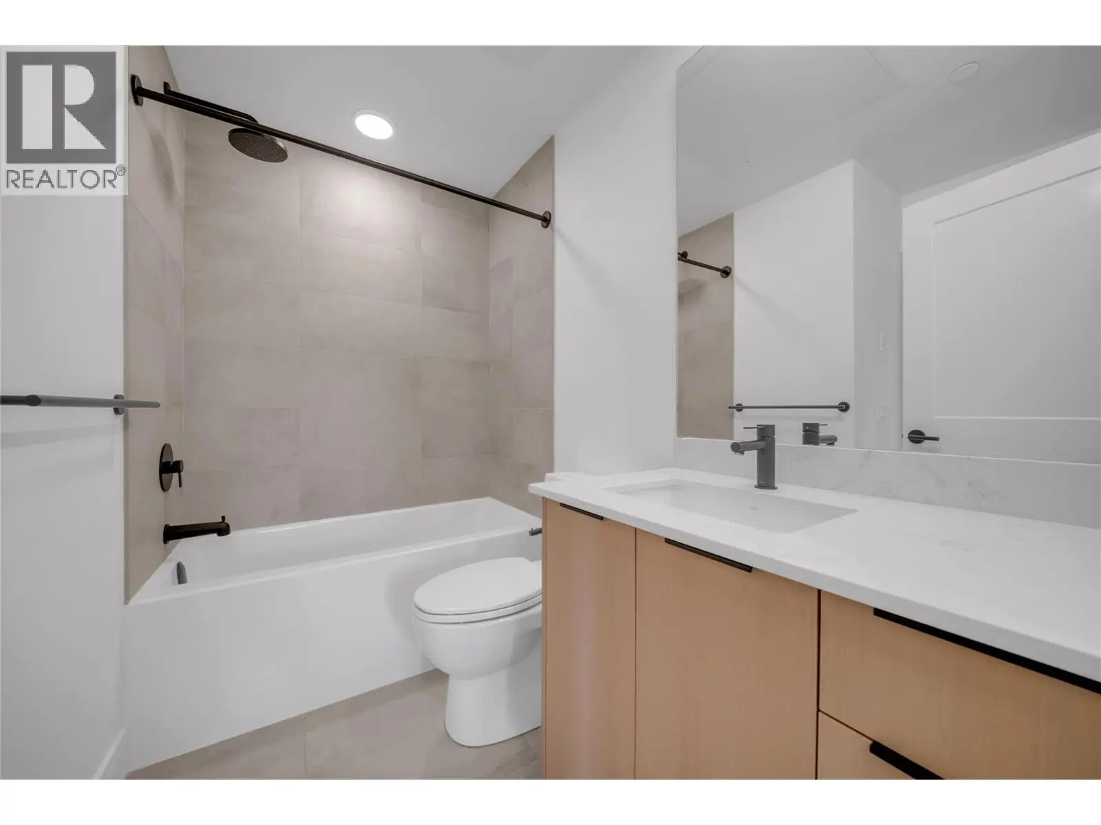 620 Coronation Avenue Unit# 312. Kelowna, British Columbia