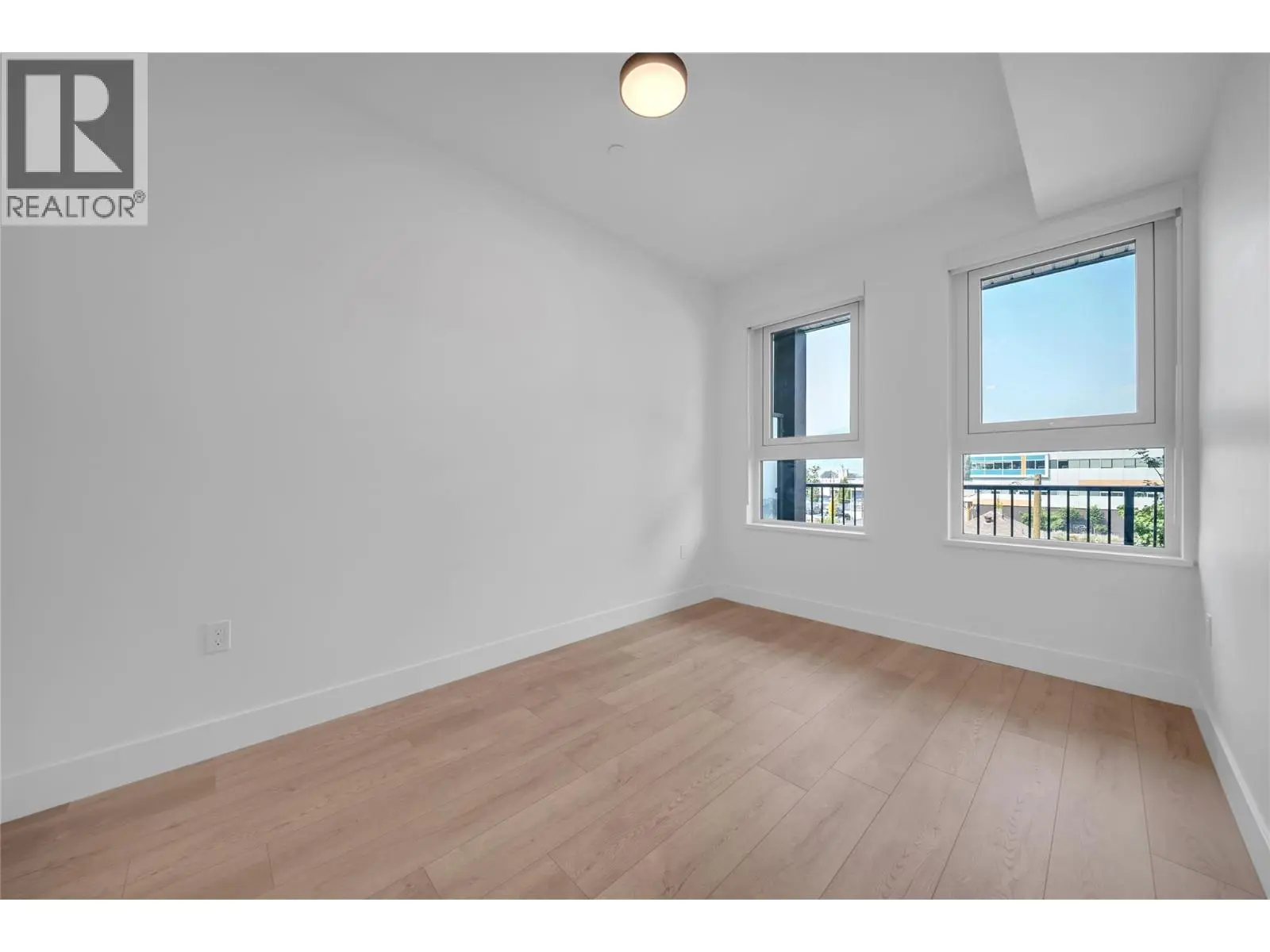 620 Coronation Avenue Unit# 312. Kelowna, British Columbia