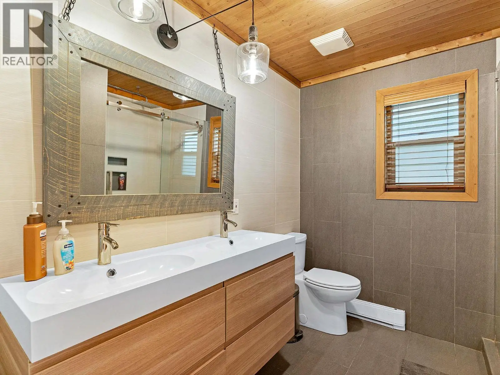 4833 Snow Pines Road. Big White, British Columbia
