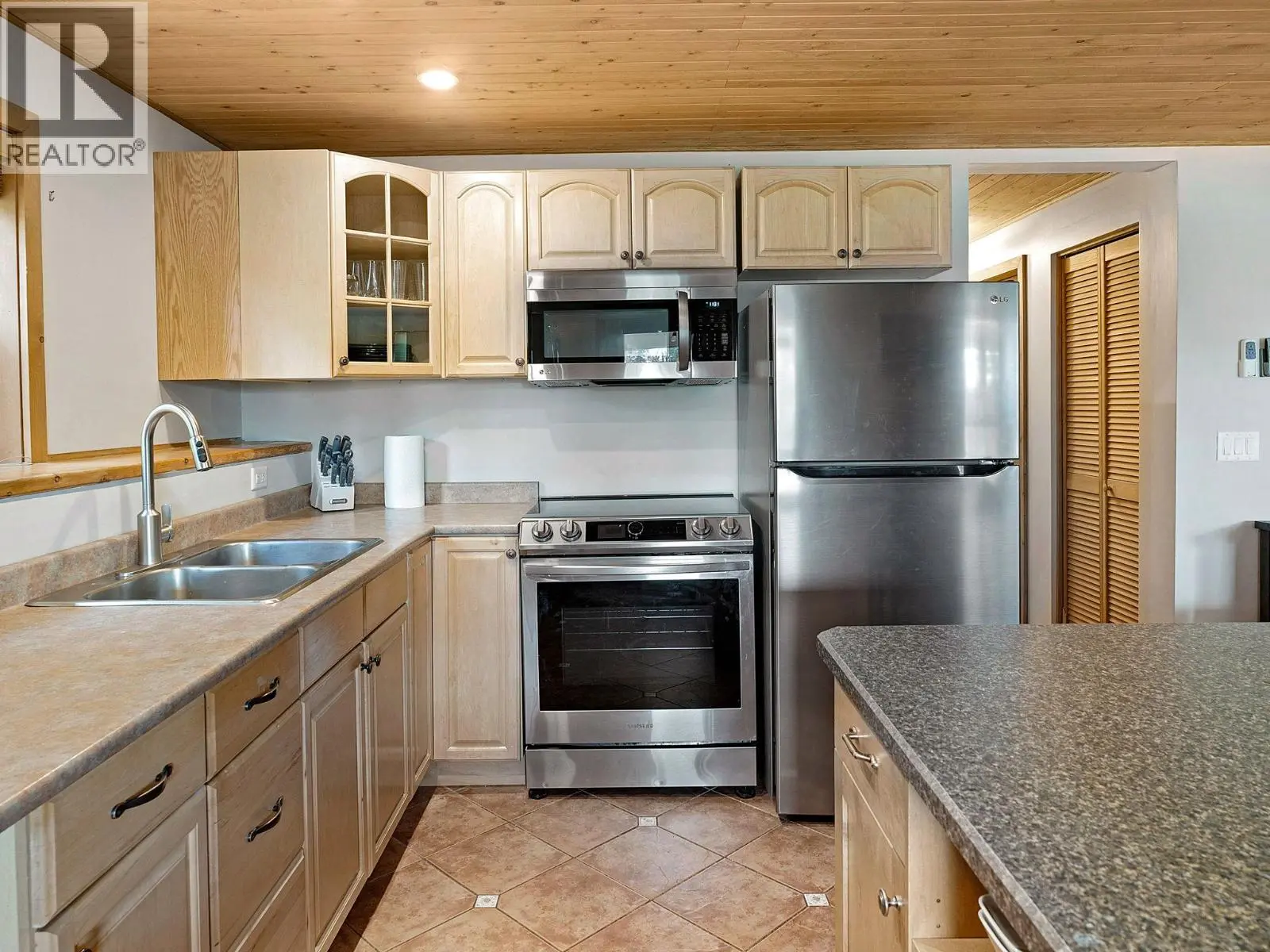 4833 Snow Pines Road. Big White, British Columbia