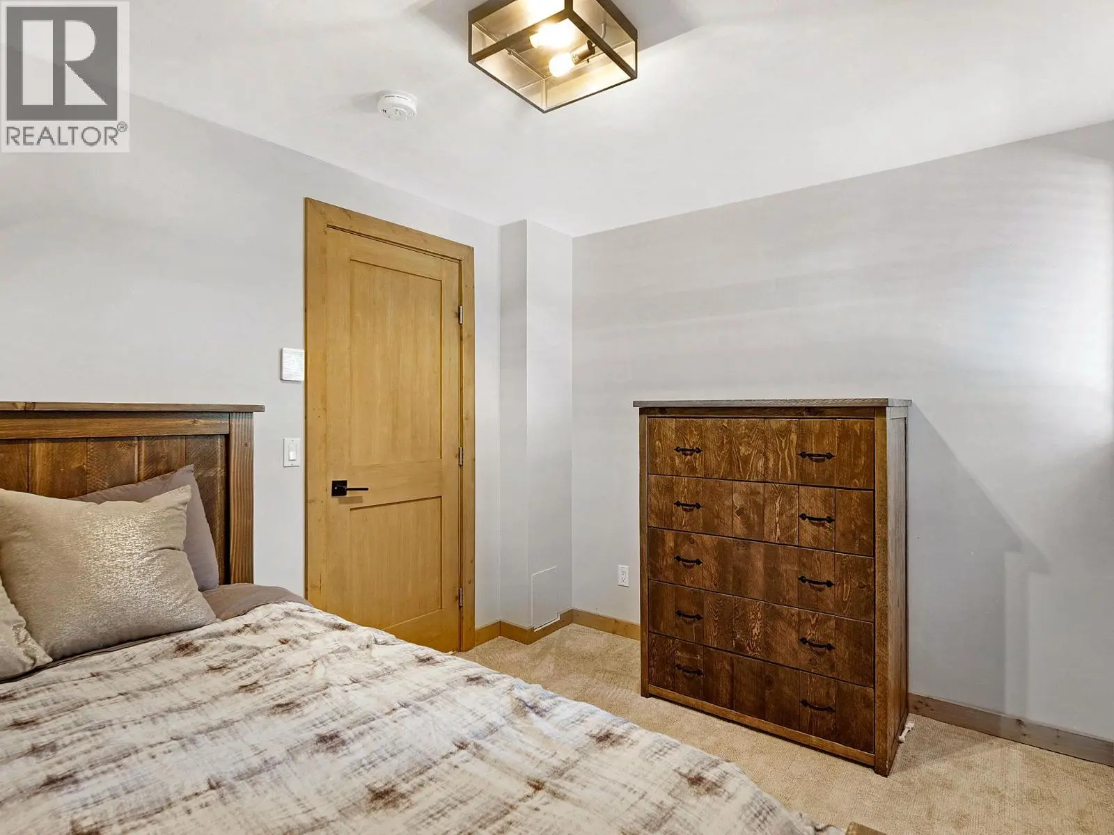 4833 Snow Pines Road. Big White, British Columbia