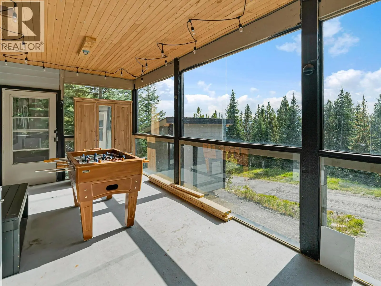 4833 Snow Pines Road. Big White, British Columbia