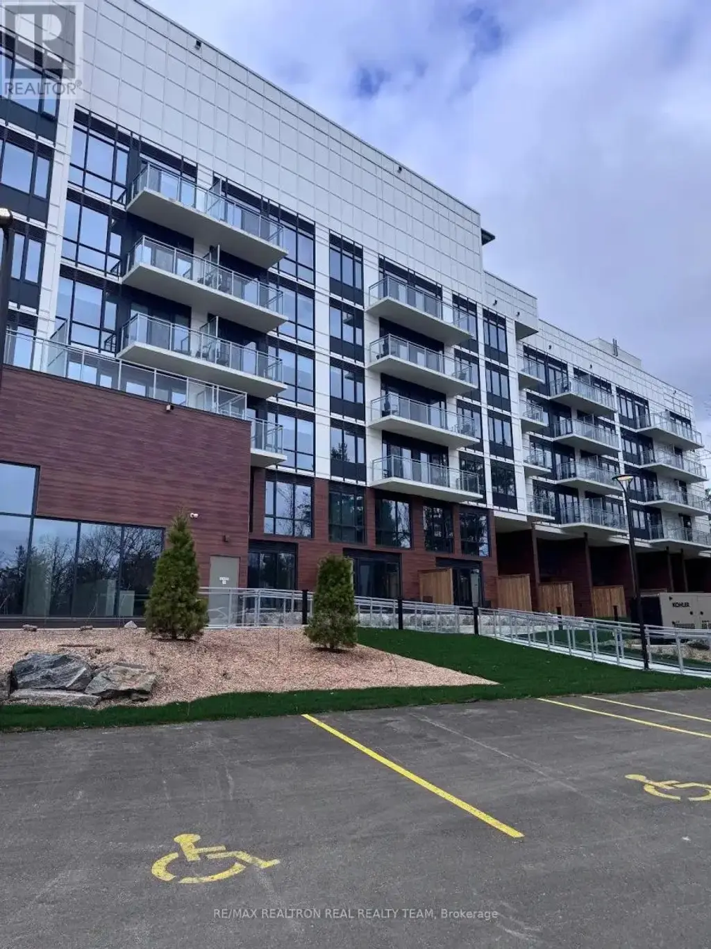 407 - 100 Carrick Trail, Gravenhurst (Muskoka (S))