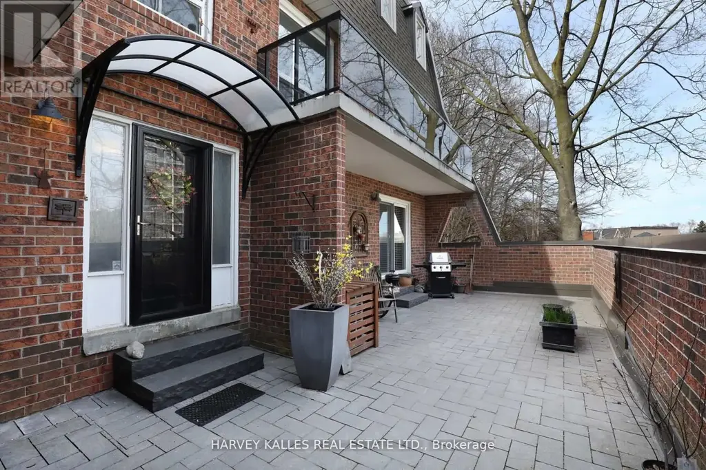 Th16 - 18 La Rose Avenue, Toronto (Humber Heights)