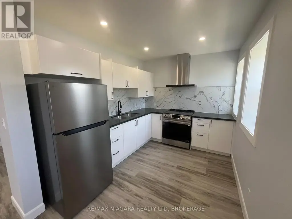 Upper Front - 243 Dufferin Street, Fort Erie (Central)