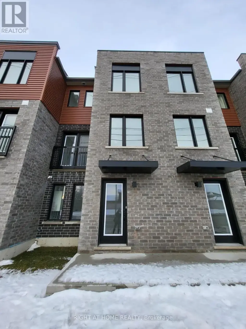 23 Fairlane Avenue, Barrie (Painswick South)