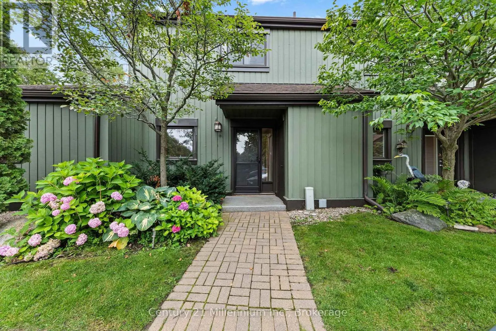 156 Escarpment Crescent, Collingwood