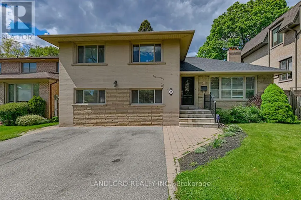 88 Carmichael Avenue, Toronto (Bedford Park-Nortown)