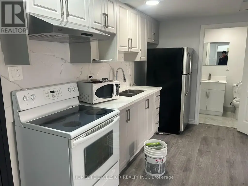 Unit 3 - 3 Simcoe Street S, Oshawa (Central)