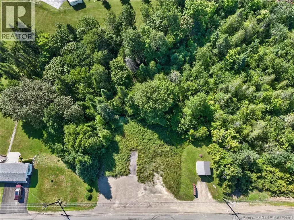 1768 Des Pionniers Avenue, Balmoral