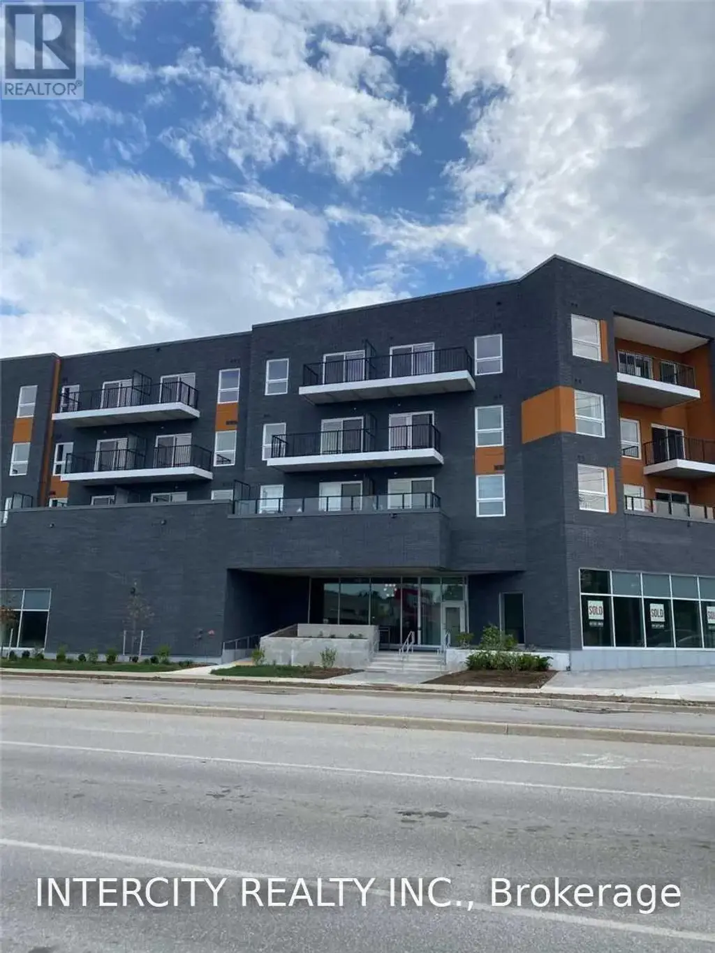 309 - 430 Essa Road, Barrie (Holly)