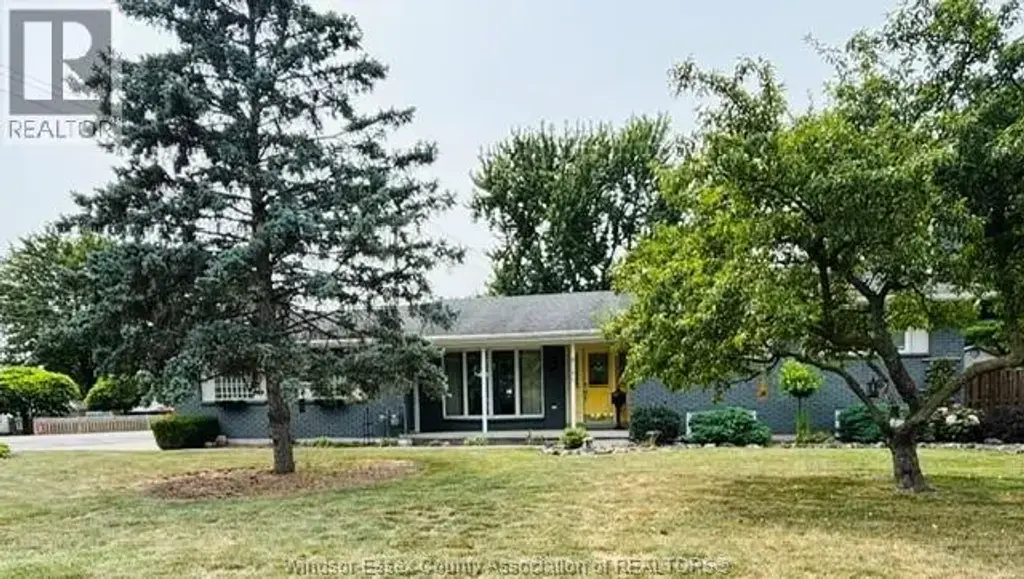 8285 Malden Road, LaSalle