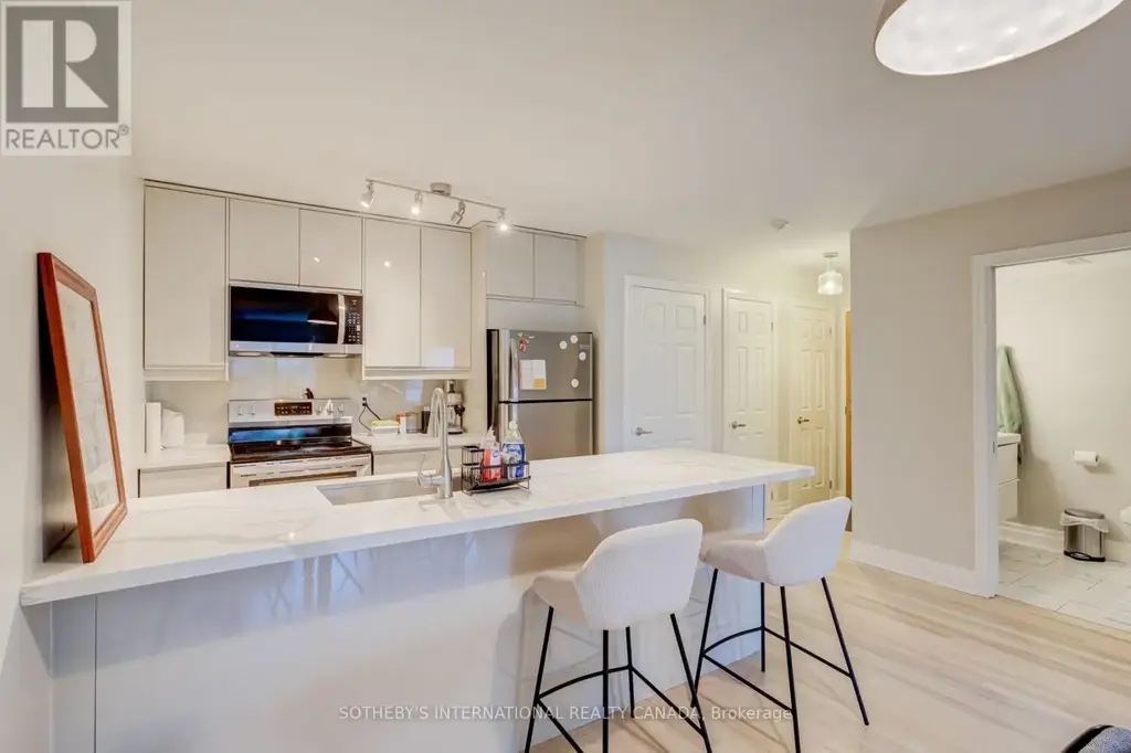 301 - 3069 Lakeshore Boulevard, Toronto (New Toronto)