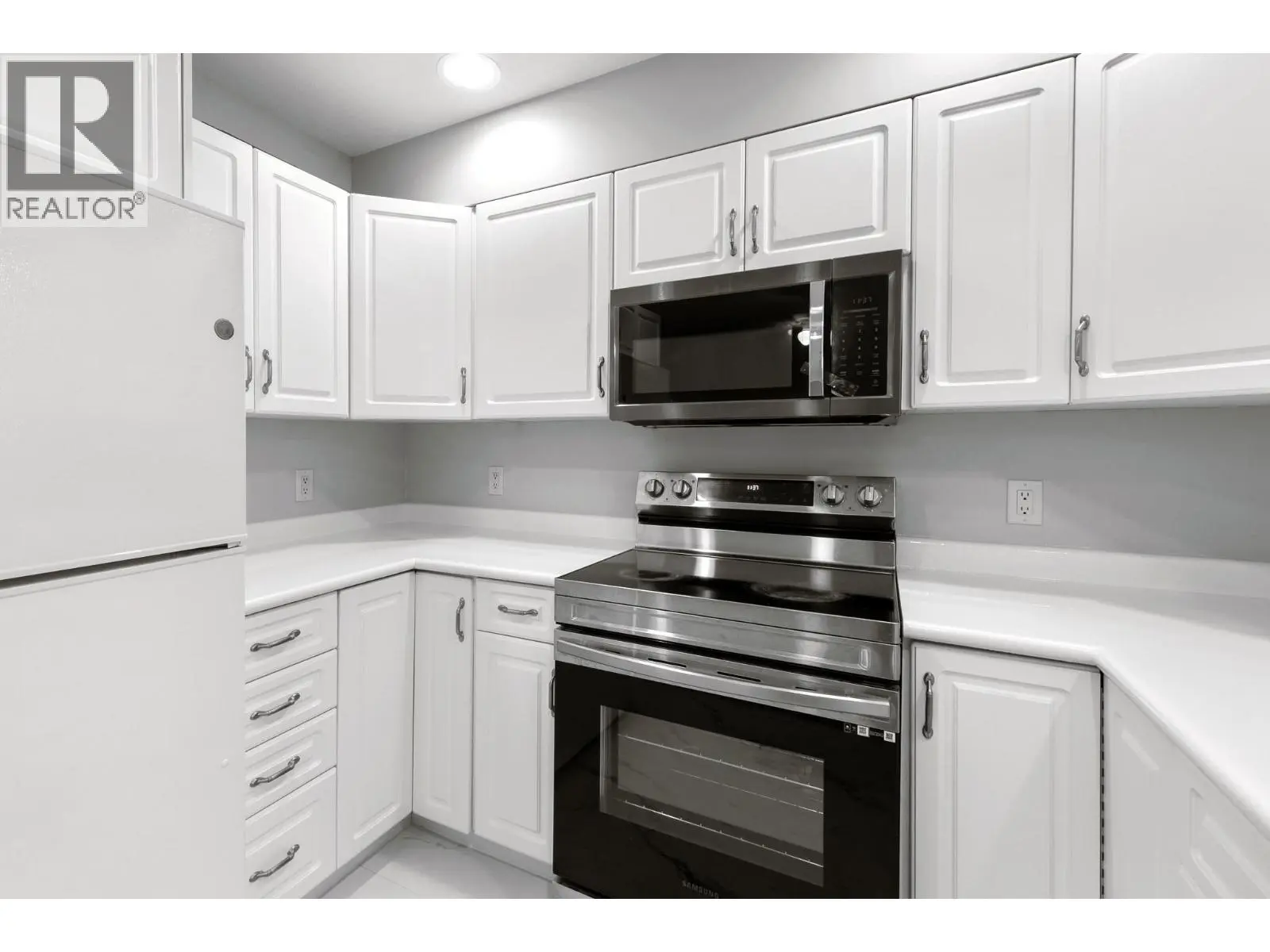 124 Mills Road Unit# 21. Kelowna, British Columbia