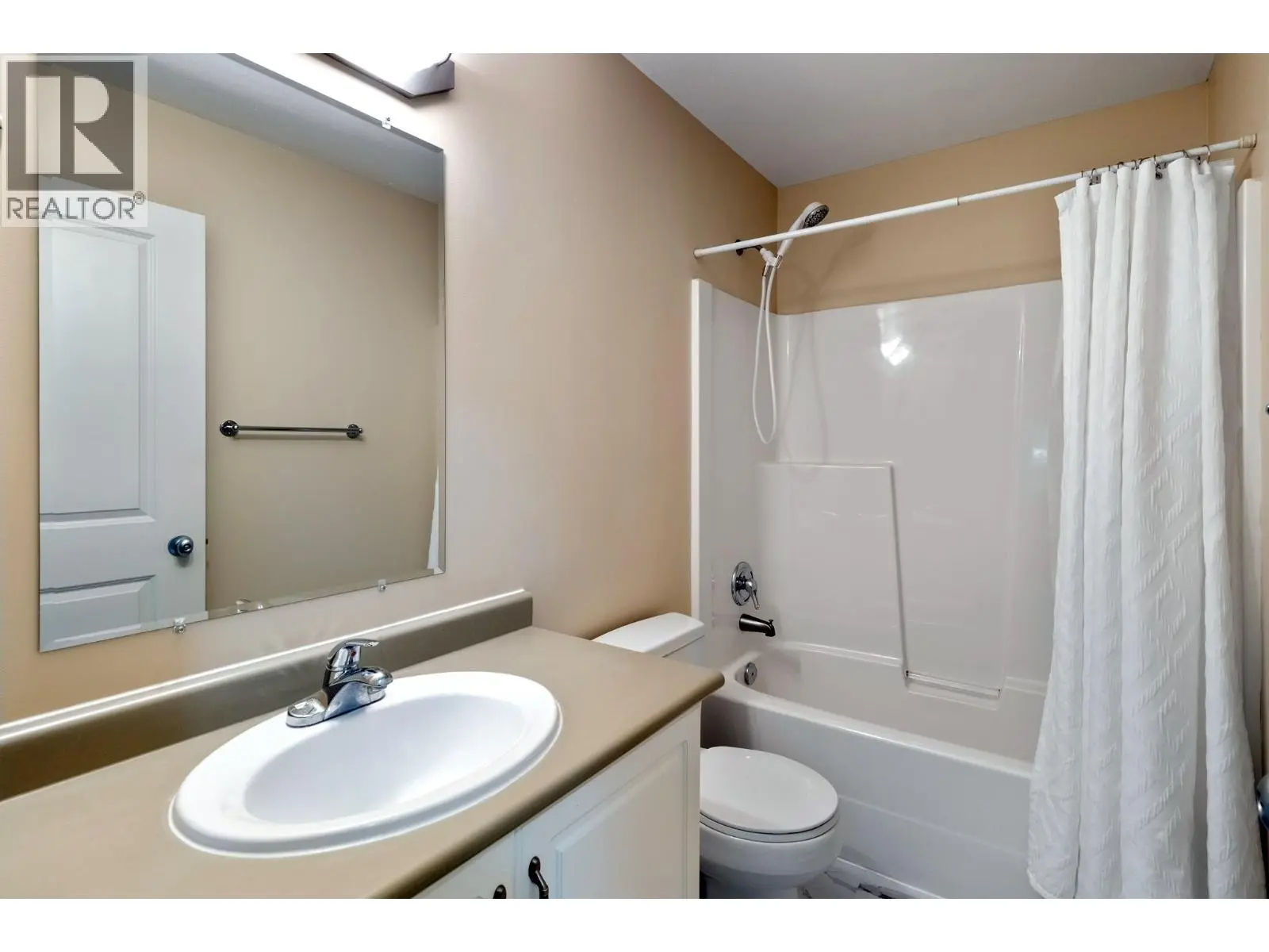 124 Mills Road Unit# 21. Kelowna, British Columbia