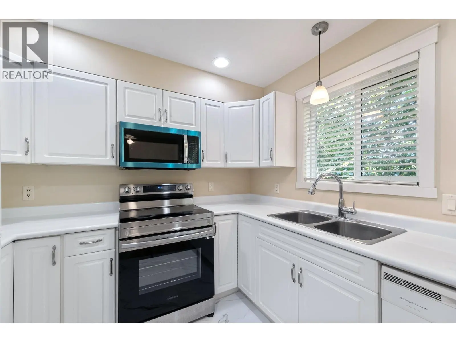 124 Mills Road Unit# 21. Kelowna, British Columbia