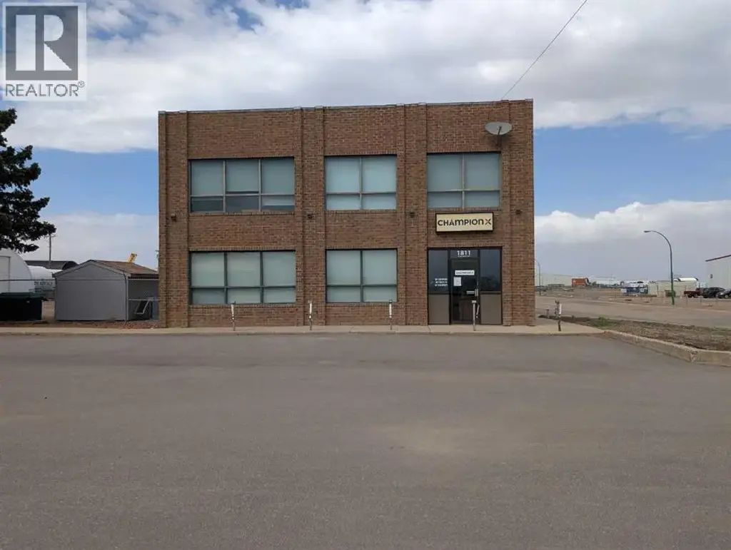 1811 Broadway Avenue E, Redcliff
