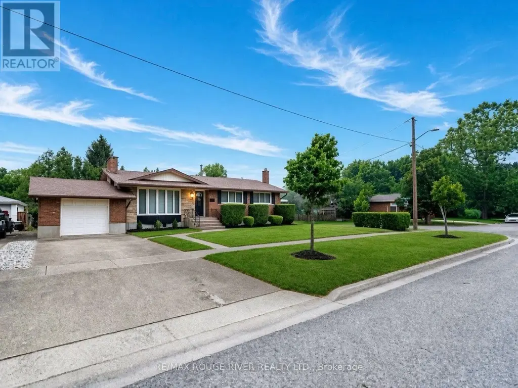 25 Clearview Heights, St. Catharines (Burleigh Hill)