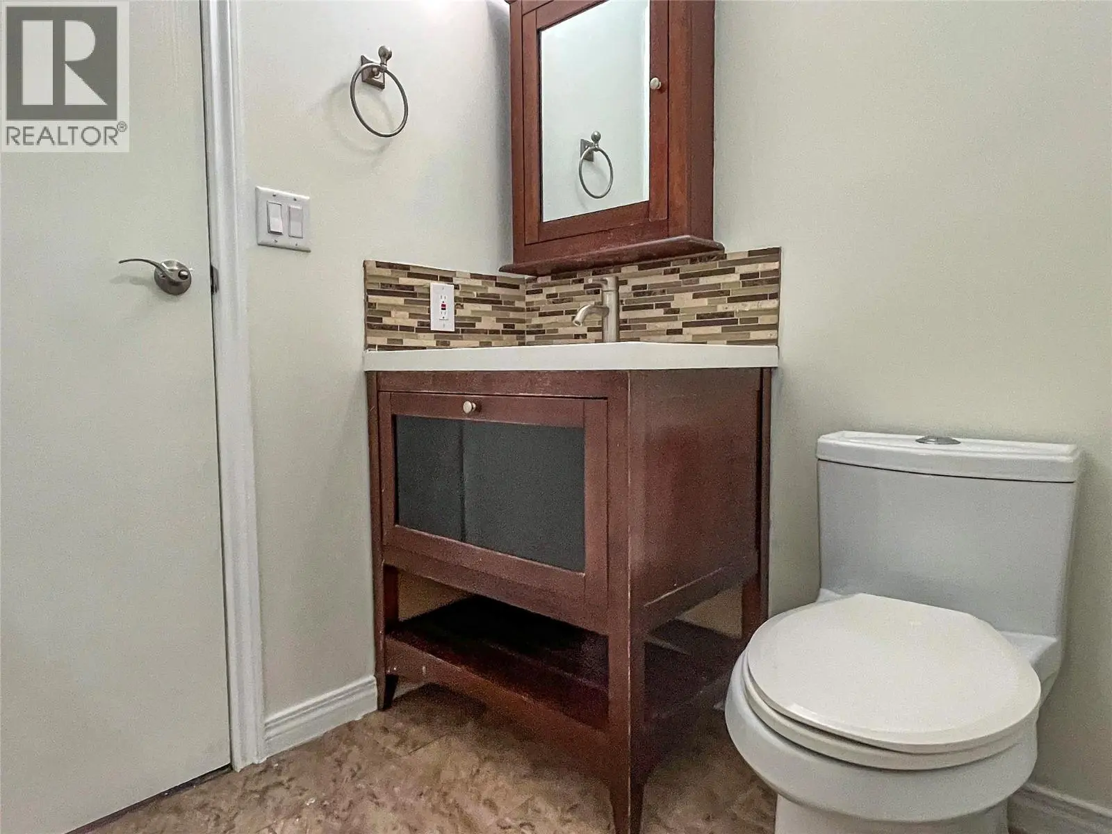 220 Prior Road S Unit# 3. Kelowna, British Columbia