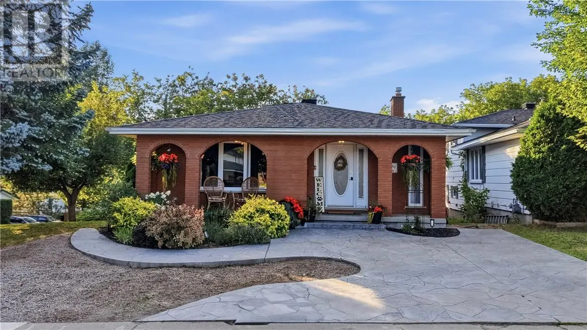 22 Collins Drive, Copper Cliff