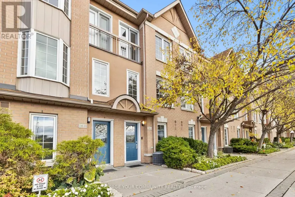 11 - 210 Manitoba Street, Toronto (Mimico)