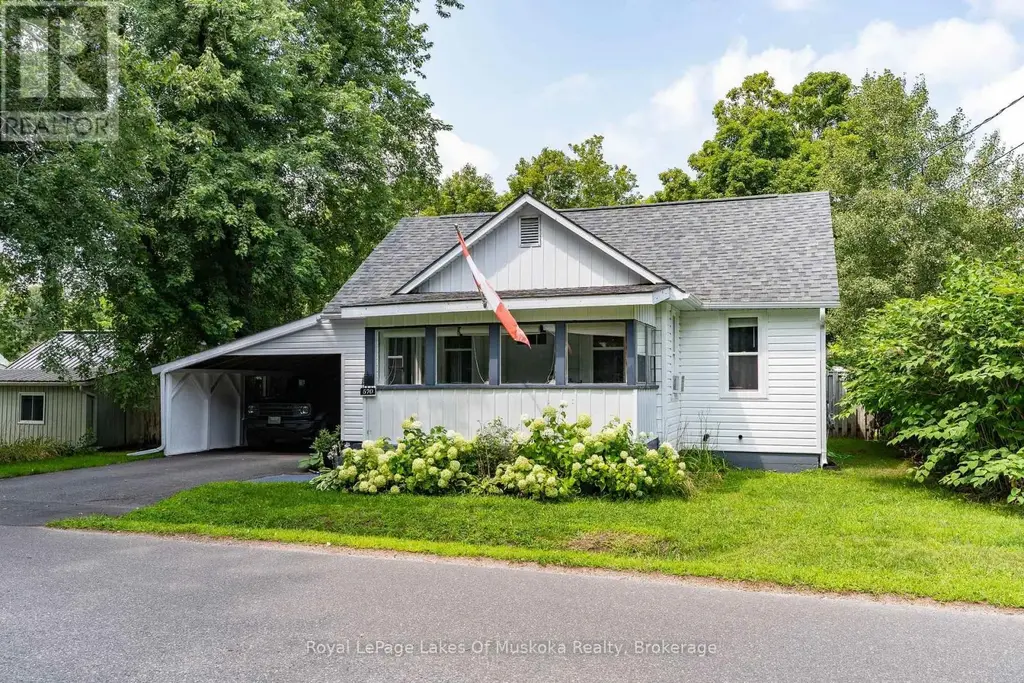 570 Pinedale Road, Gravenhurst (Muskoka (S))