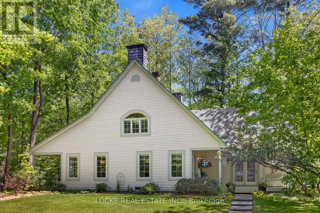 2207 Pleasantview Court, Ottawa