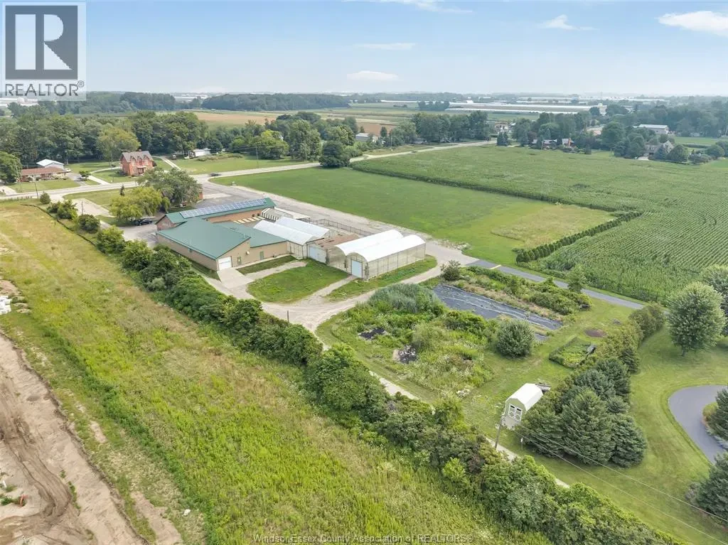 585 Seacliff Drive, Kingsville