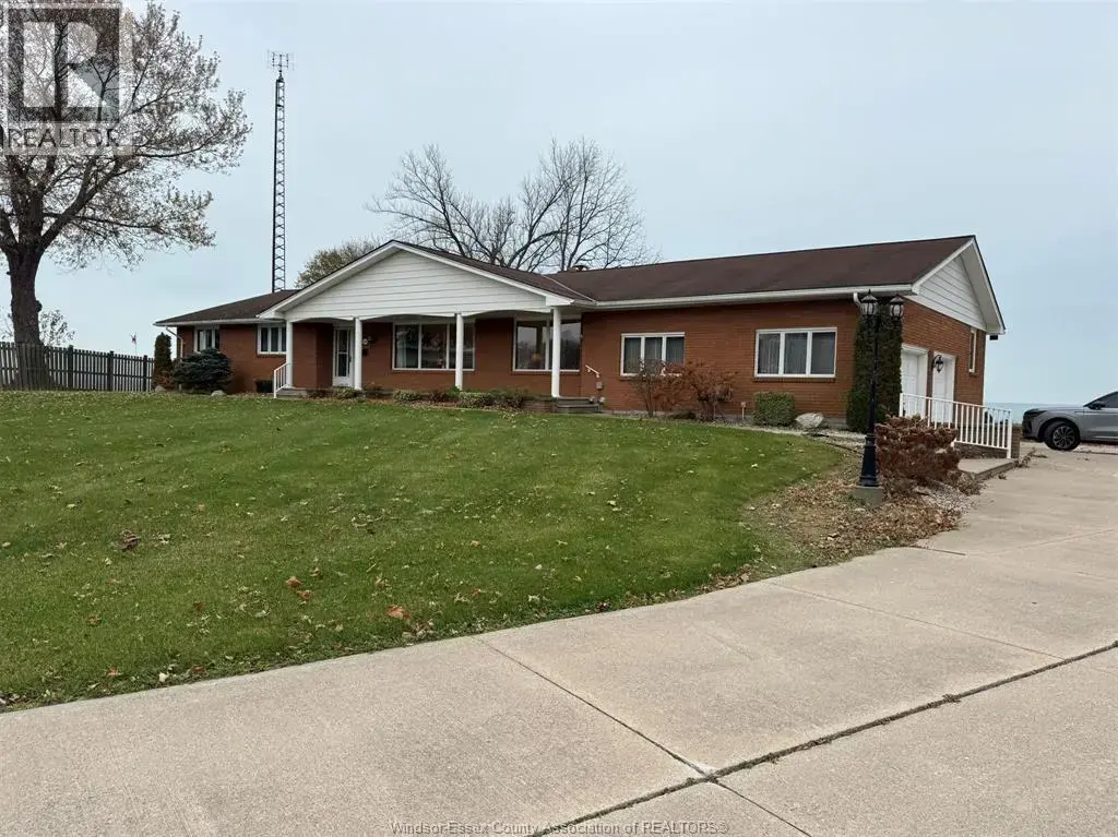 1239 Oxford & Lot 13 Oxford Avenue, Kingsville