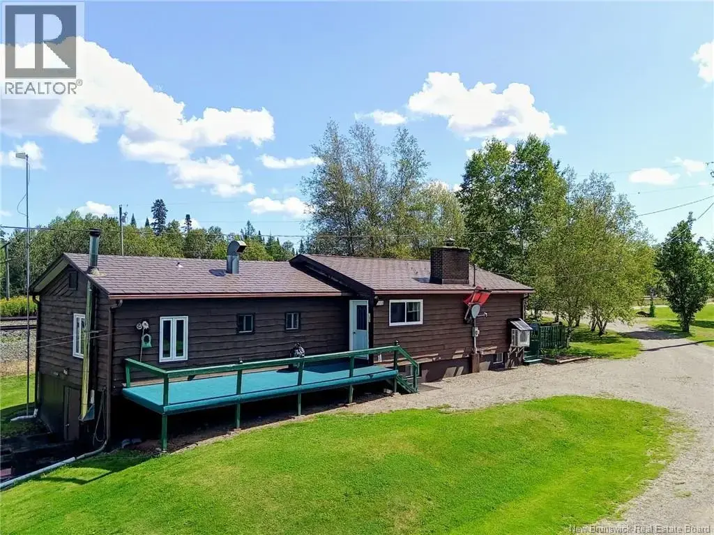 725 Longley Road, Wapske