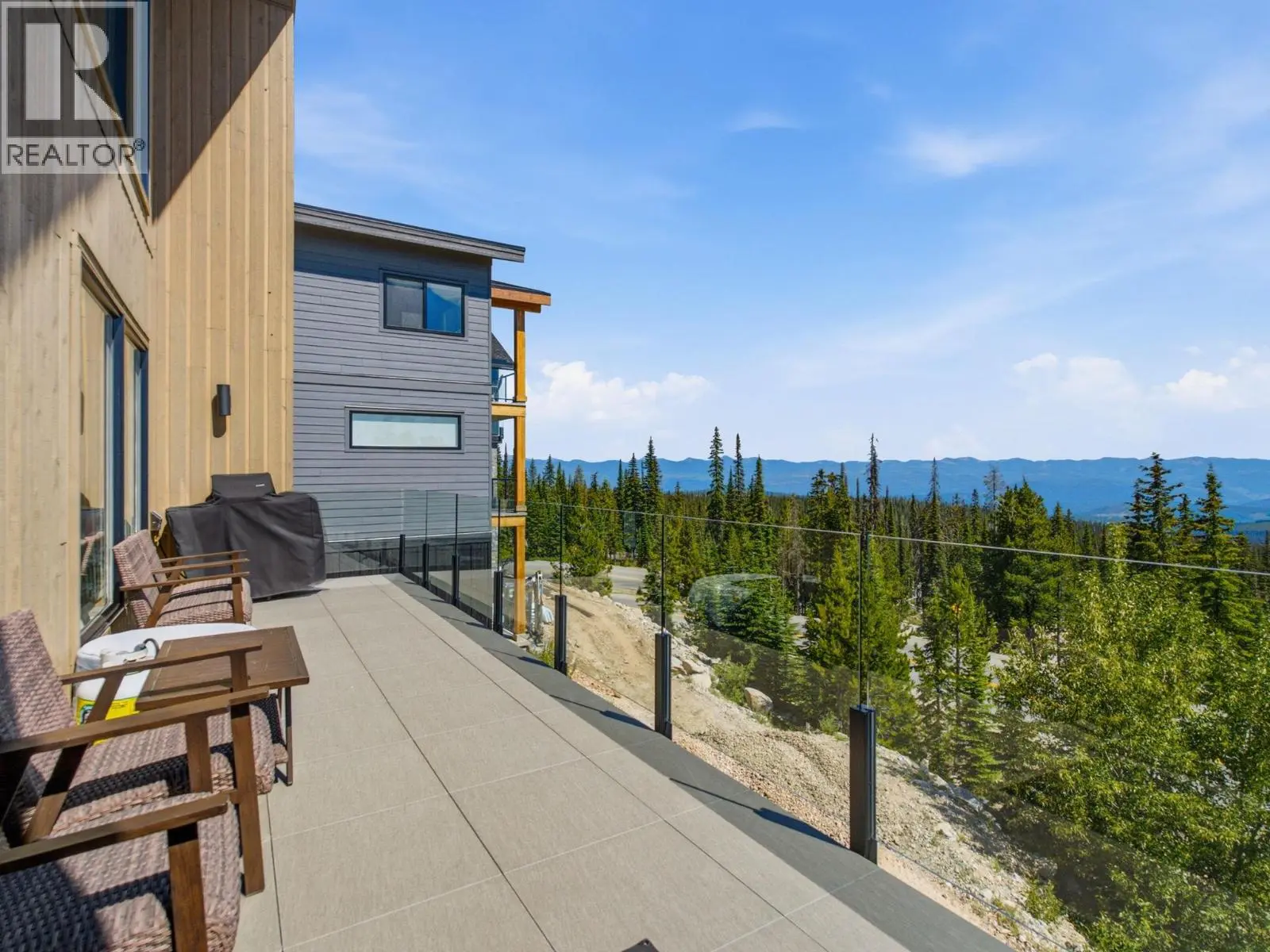 212 Feathertop Way. Big White, British Columbia
