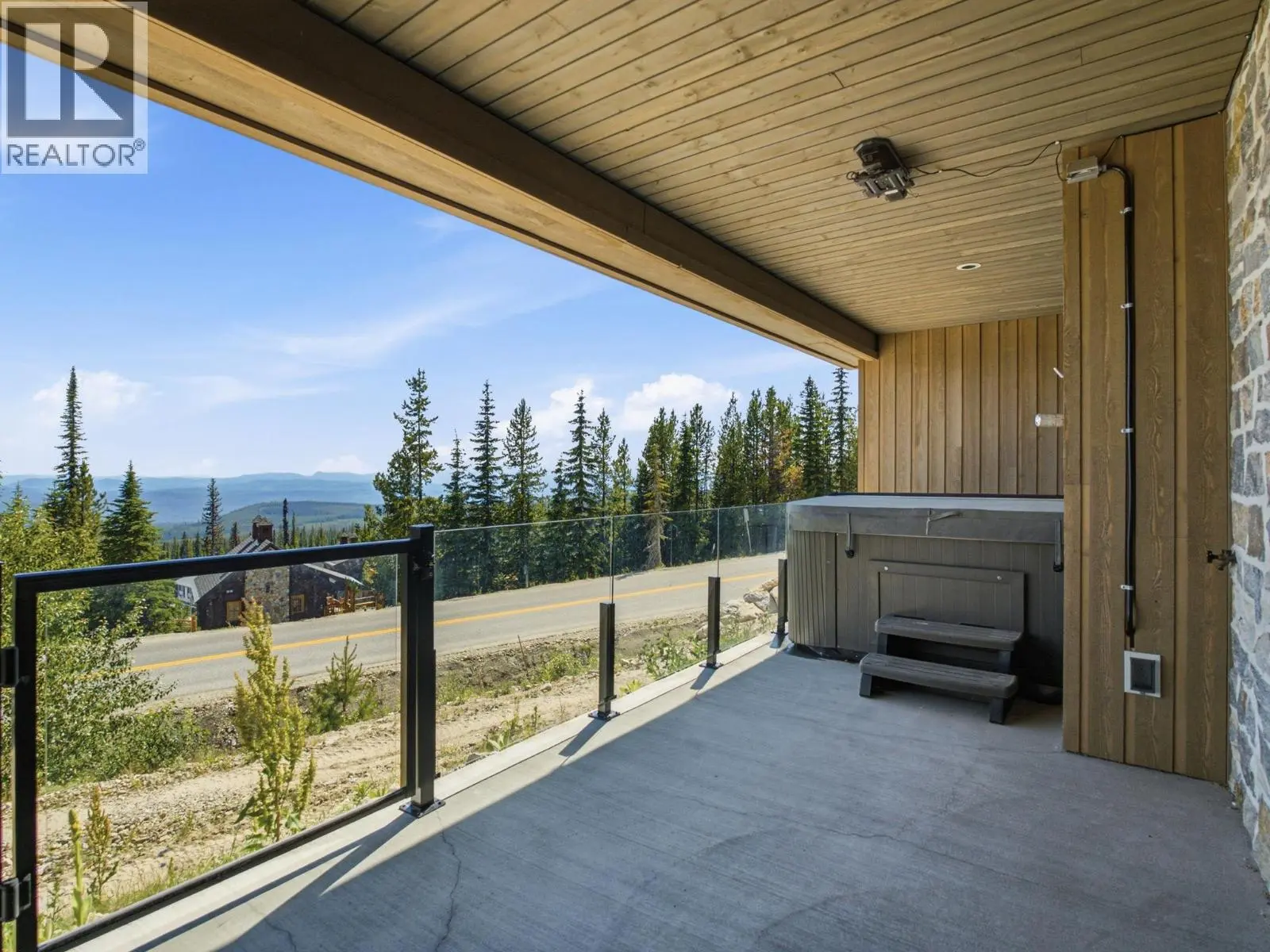 212 Feathertop Way. Big White, British Columbia