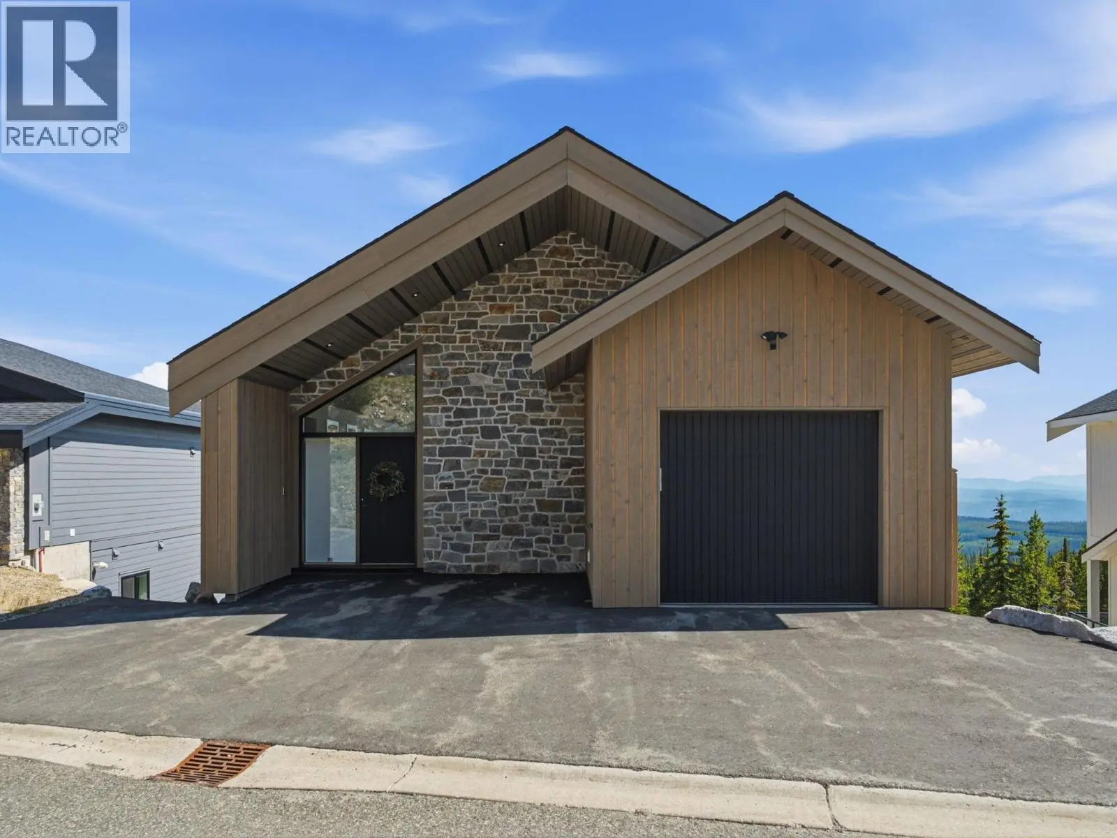212 Feathertop Way. Big White, British Columbia