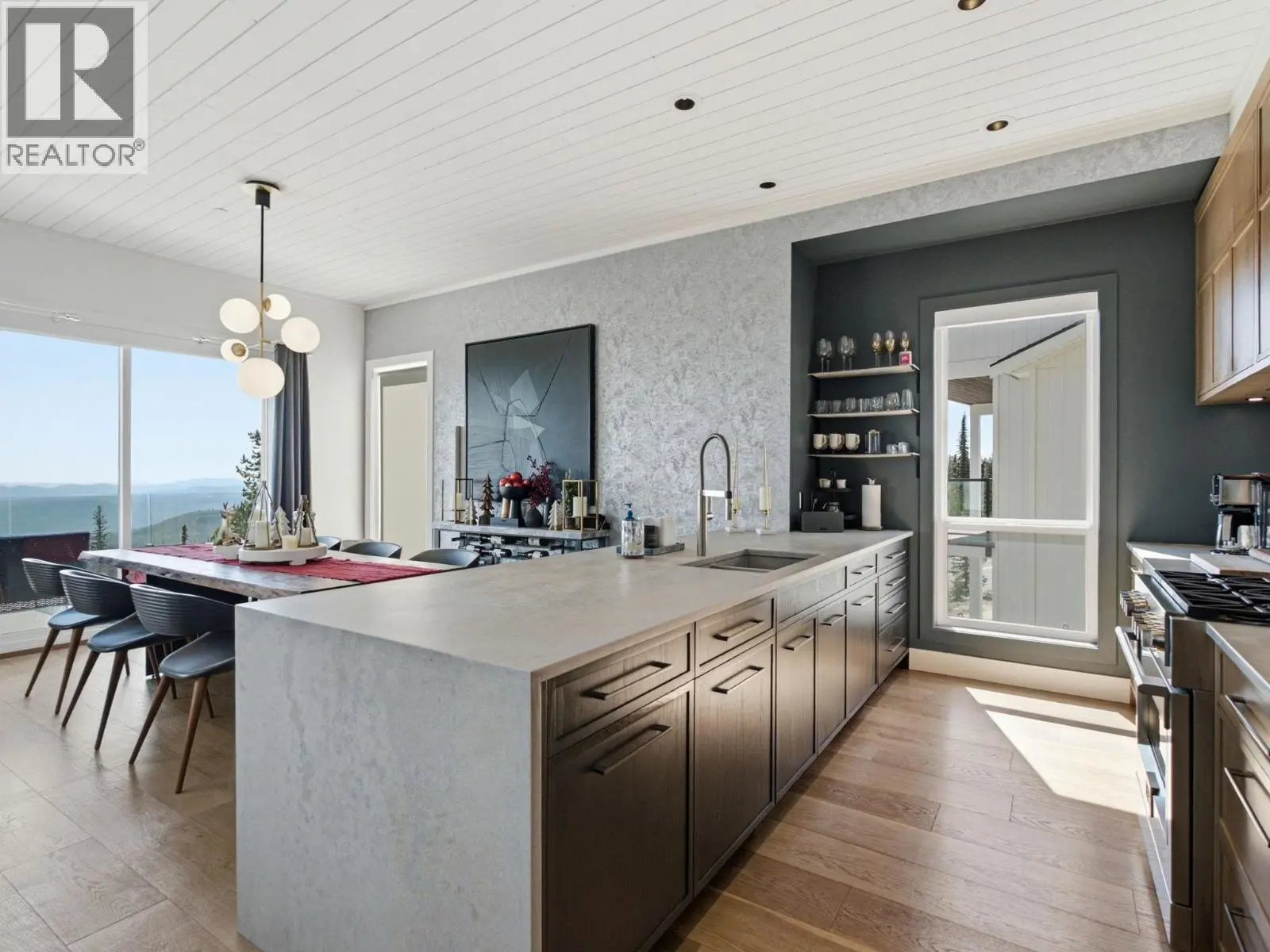 212 Feathertop Way. Big White, British Columbia