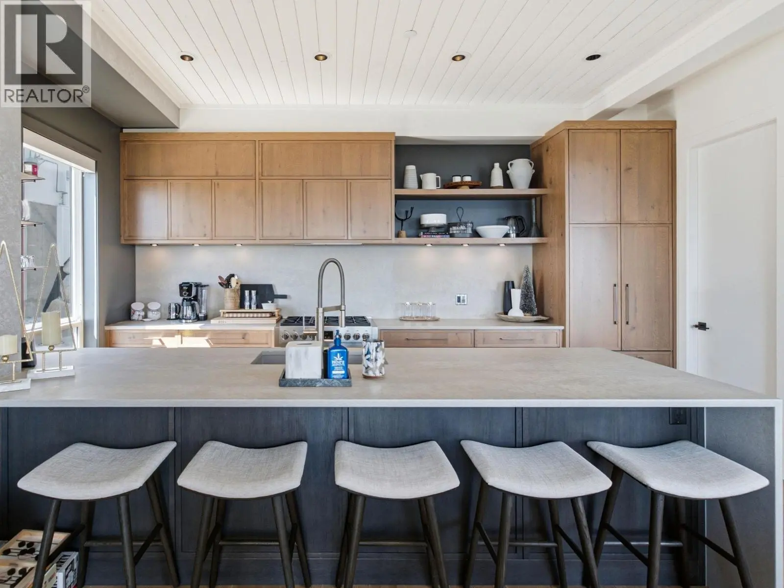212 Feathertop Way. Big White, British Columbia