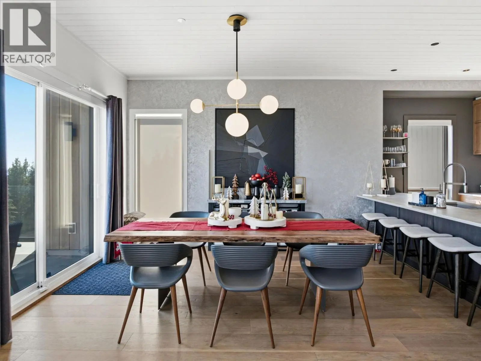 212 Feathertop Way. Big White, British Columbia