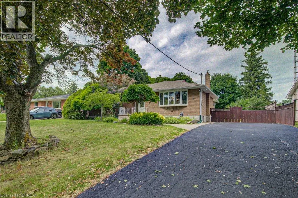 6 Bayly Drive, Paris