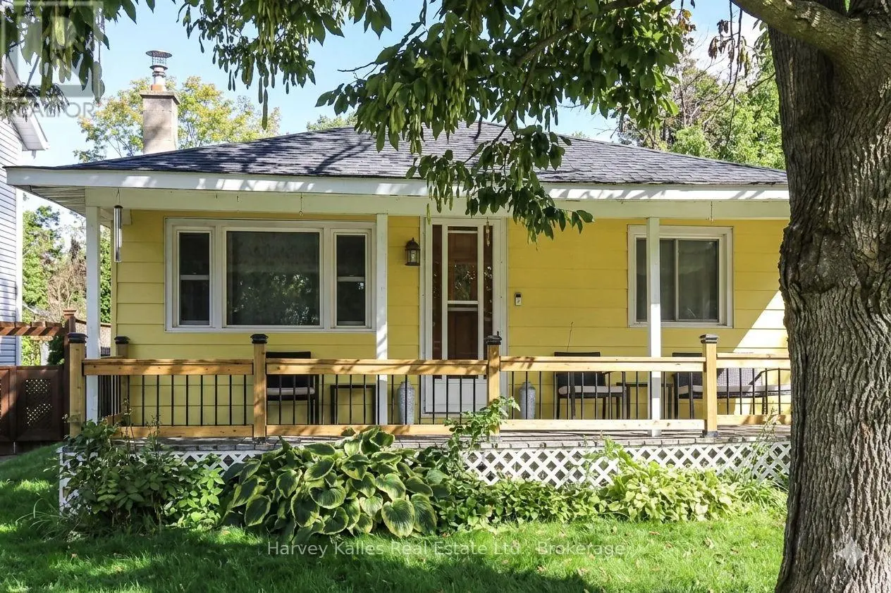 27 Peel Street, Penetanguishene