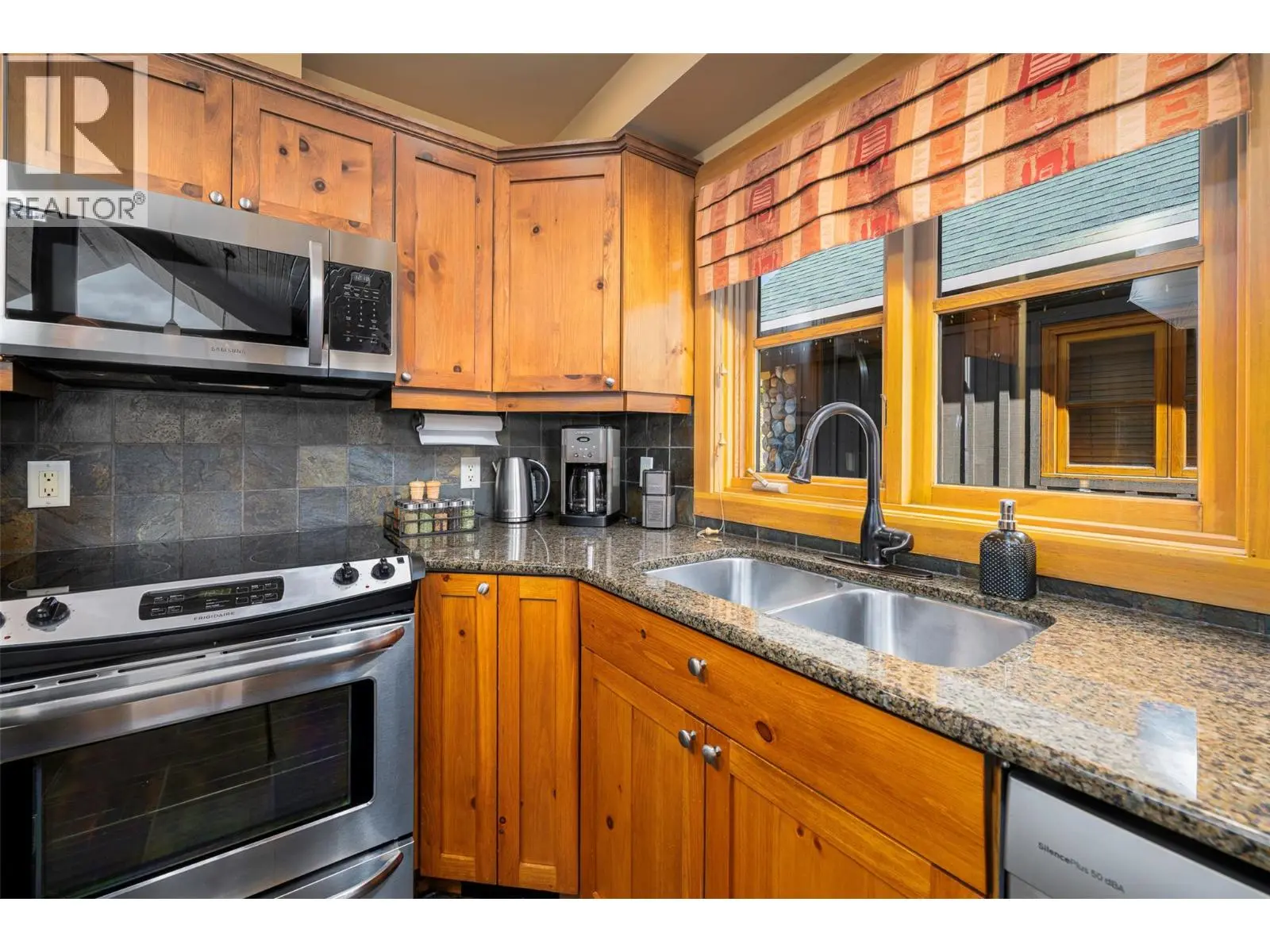 360 Whitehorse Lane Unit# 16. Big White, British Columbia