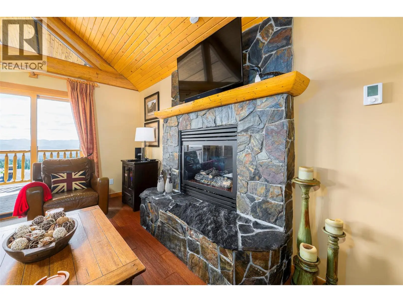 360 Whitehorse Lane Unit# 16. Big White, British Columbia