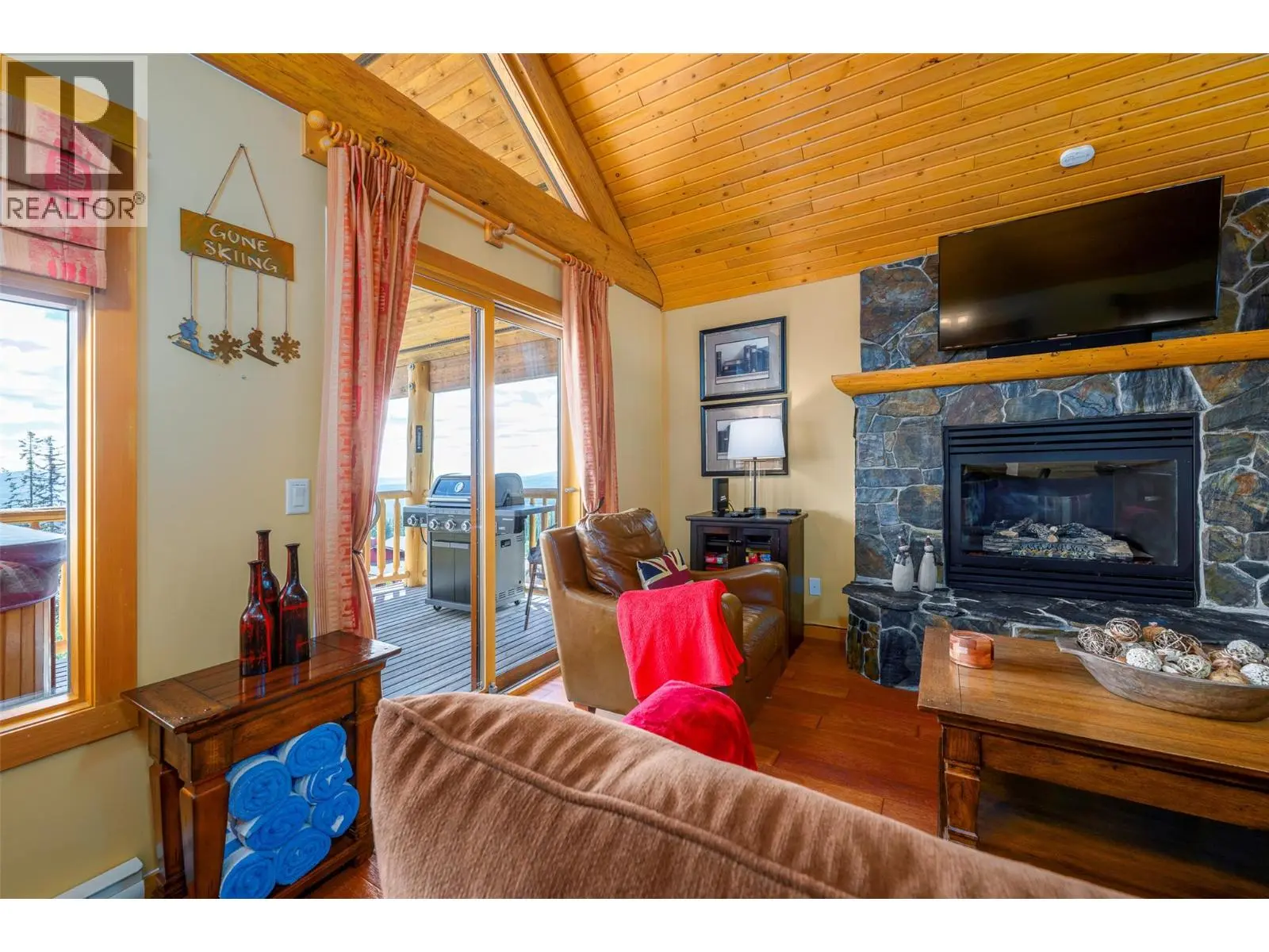 360 Whitehorse Lane Unit# 16. Big White, British Columbia