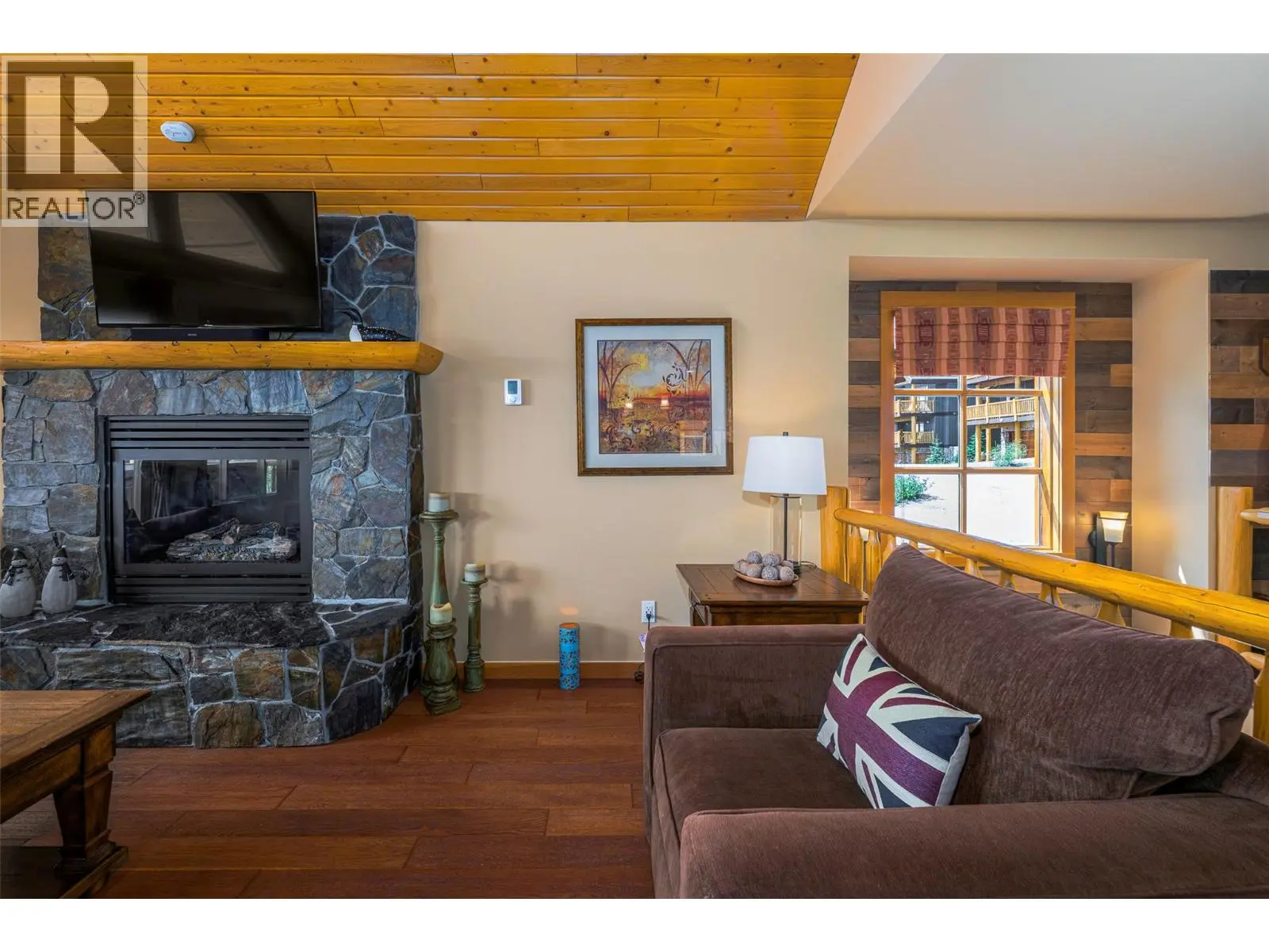 360 Whitehorse Lane Unit# 16. Big White, British Columbia