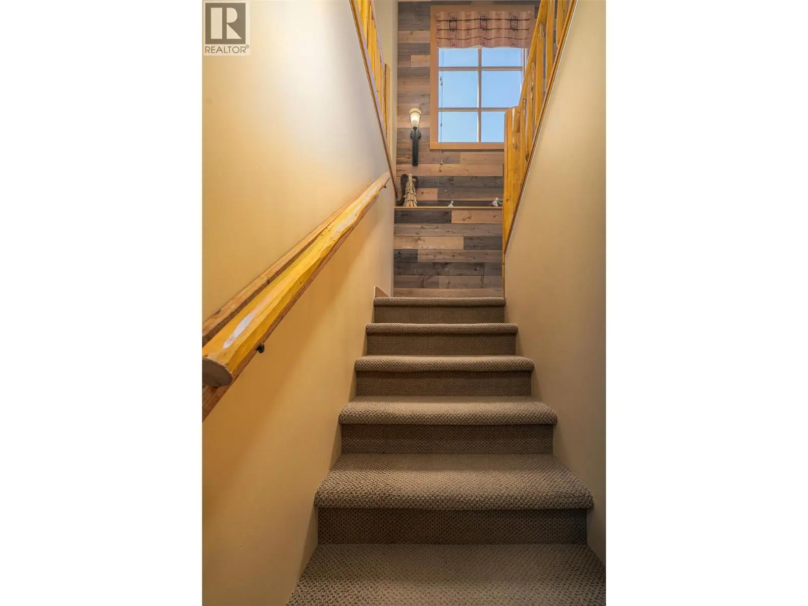 360 Whitehorse Lane Unit# 16. Big White, British Columbia