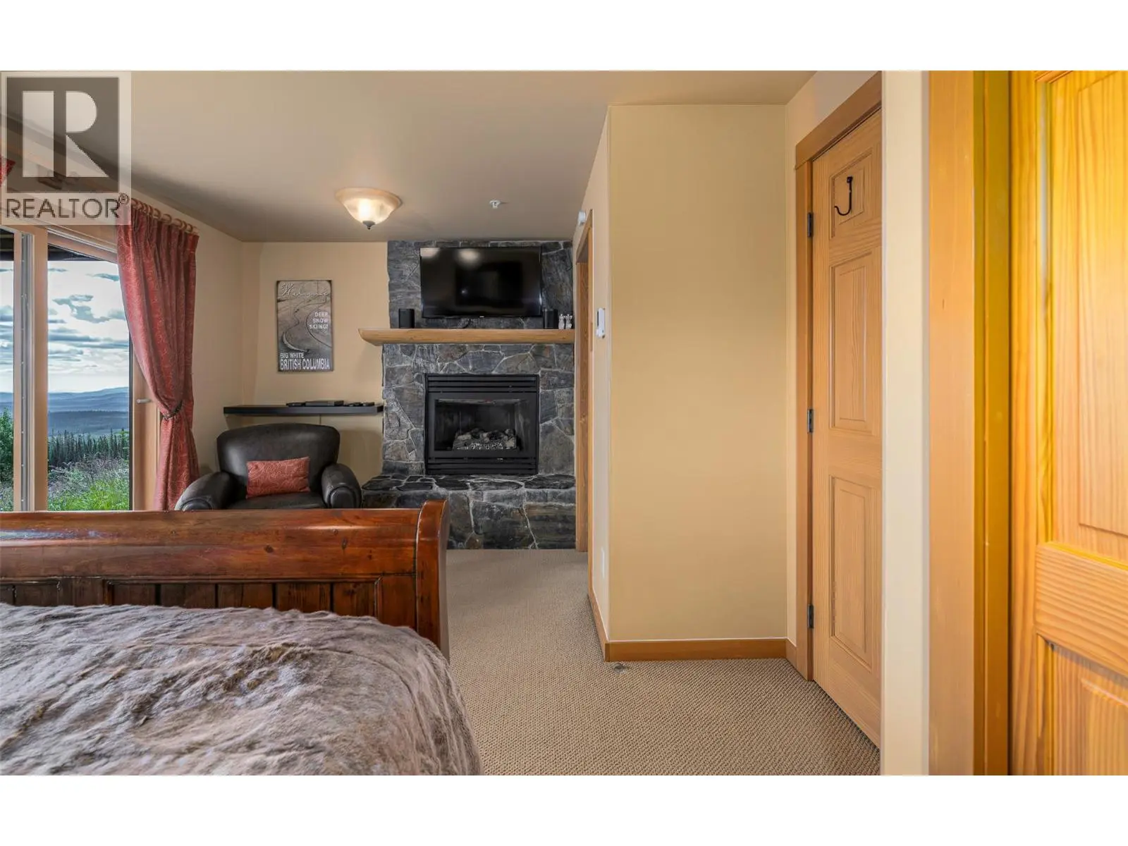 360 Whitehorse Lane Unit# 16. Big White, British Columbia
